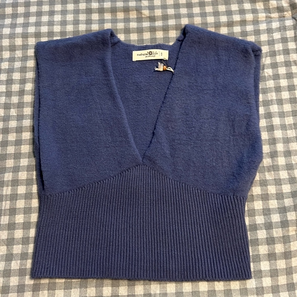 Natural life cropped top